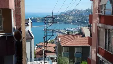 zonguldak  narrow streets towards the harbour